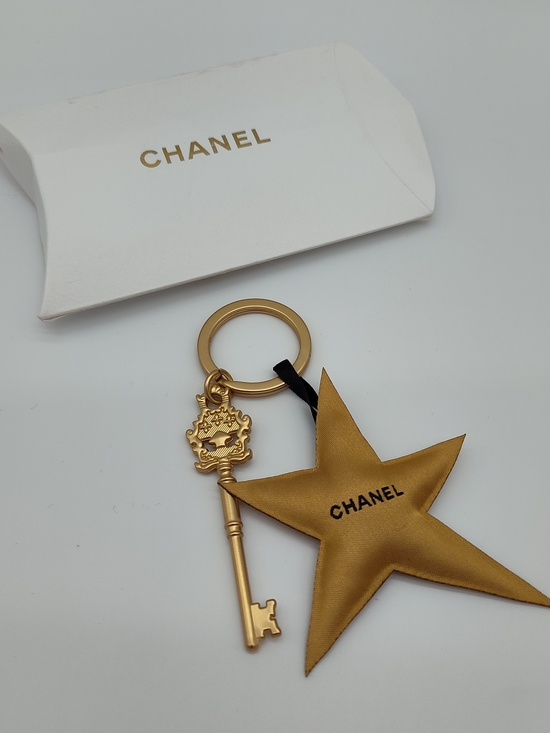 Source Unknown Accessories - CHANEL Limited Edition Gold Comet Star Key Charm Gifting Line Collectible Japan